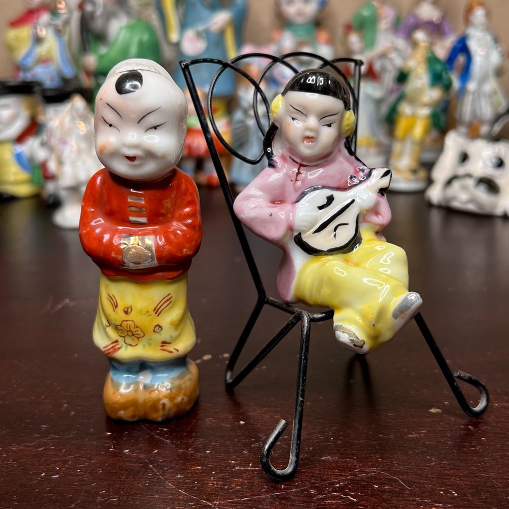 Vintage 1940's Made in Occupied Japan Asian Couple Porcelain Figurines, Bent Wir